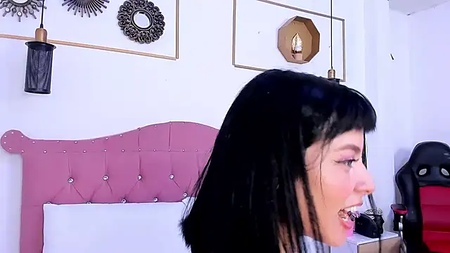 Snapshot of AnnieNasty chatting on 17, 1, 2025 AnnieNasty online show from 17, 1, 2025