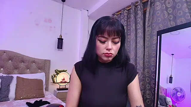 Snapshot of AnnieNasty chatting on 12, 3, 2025 AnnieNasty online show from 12, 3, 2025