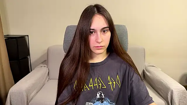 Snapshot of AliceKolltt chatting on 7, 3, 2026 AliceKolltt online show from 7, 3, 2026