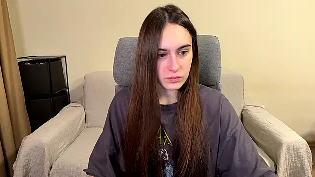 Snapshot of AliceKolltt chatting on 6, 4, 2026 AliceKolltt online show from 6, 4, 2026