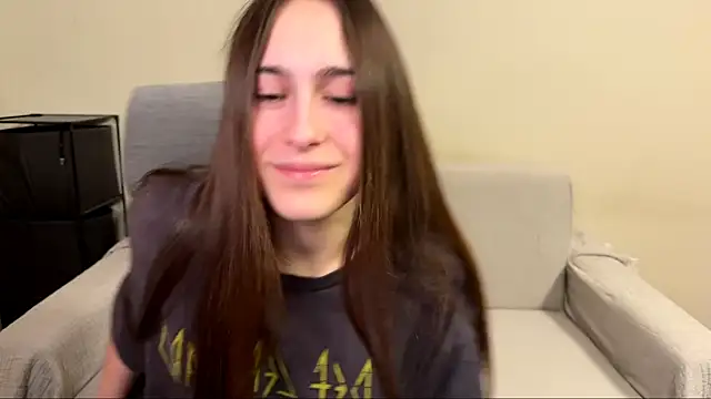 Snapshot of AliceKolltt chatting on 15, 4, 2026 AliceKolltt online show from 15, 4, 2026