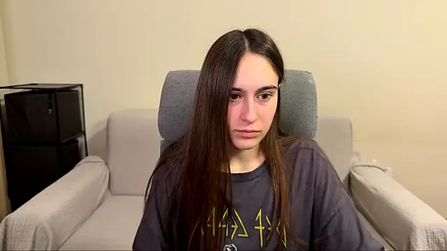 Snapshot of AliceKolltt chatting on 15, 4, 2026 AliceKolltt online show from 15, 4, 2026