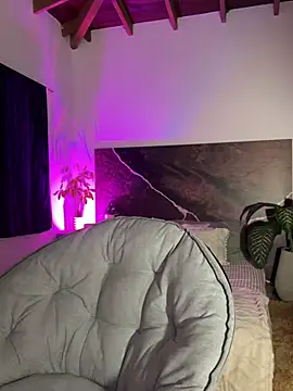 EmaSaenz online show from 21, 2, 2025