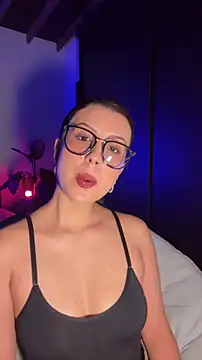 EmaSaenz online show from 6, 1, 2026