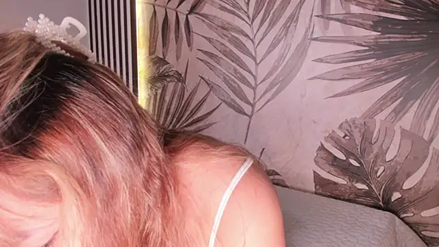 Samaantha-White online show from 22, 2, 2025