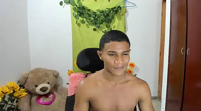 Snapshot of corzoethan chatting on 13, 3, 2025 corzoethan online show from 13, 3, 2025