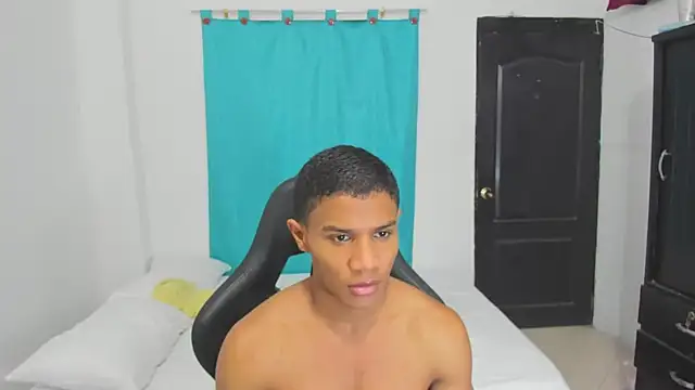 Snapshot of corzoethan chatting on 20, 9, 2025 corzoethan online show from 20, 9, 2025