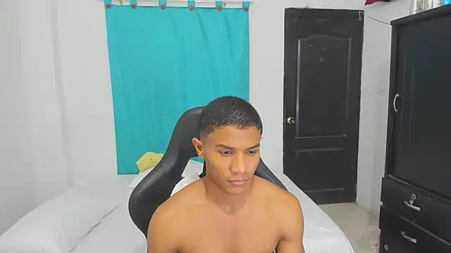 Snapshot of corzoethan chatting on 9, 10, 2025 corzoethan online show from 9, 10, 2025