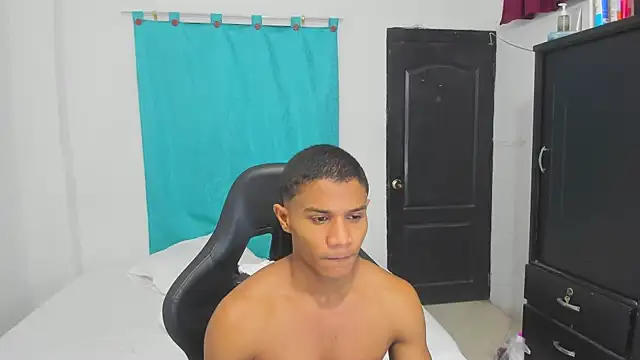 Snapshot of corzoethan chatting on 22, 10, 2025 corzoethan online show from 22, 10, 2025