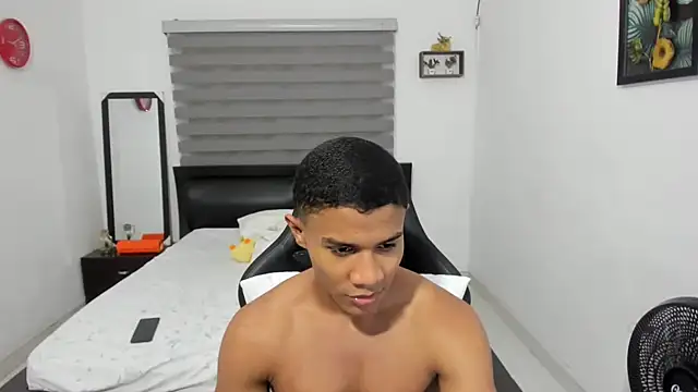 Snapshot of corzoethan chatting on 24, 11, 2025 corzoethan online show from 24, 11, 2025