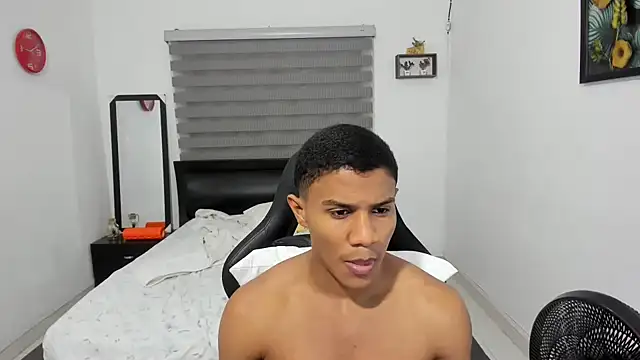 Snapshot of corzoethan chatting on 28, 11, 2025 corzoethan online show from 28, 11, 2025