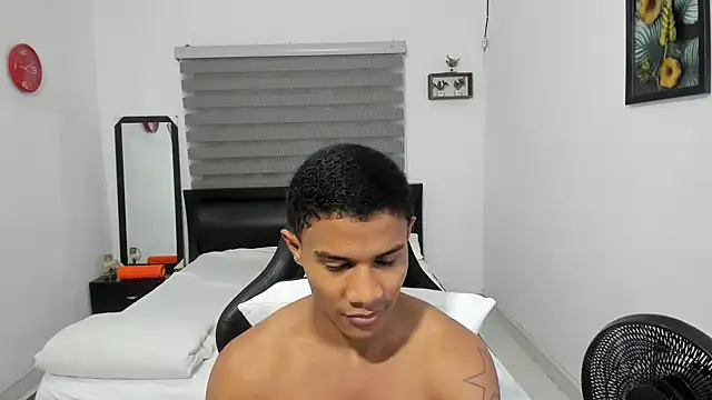 Snapshot of corzoethan chatting on 17, 12, 2025 corzoethan online show from 17, 12, 2025