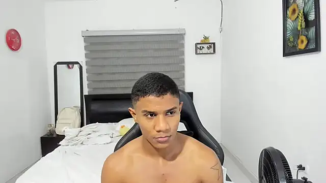 Snapshot of corzoethan chatting on 7, 1, 2026 corzoethan online show from 7, 1, 2026