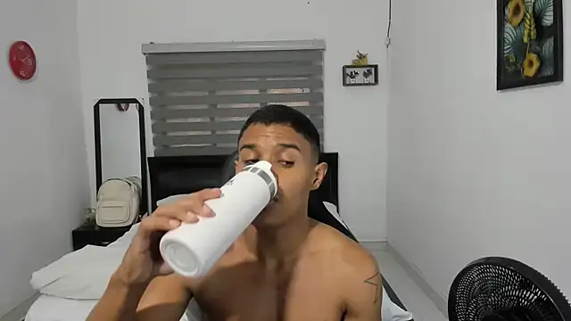 Snapshot of corzoethan chatting on 8, 1, 2026 corzoethan online show from 8, 1, 2026