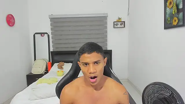 Snapshot of corzoethan chatting on 15, 1, 2026 corzoethan online show from 15, 1, 2026