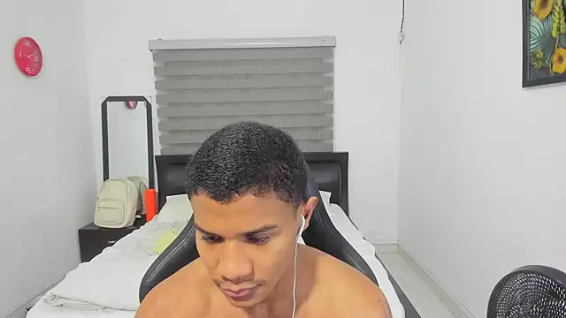 Snapshot of corzoethan chatting on 1, 2, 2026 corzoethan online show from 1, 2, 2026