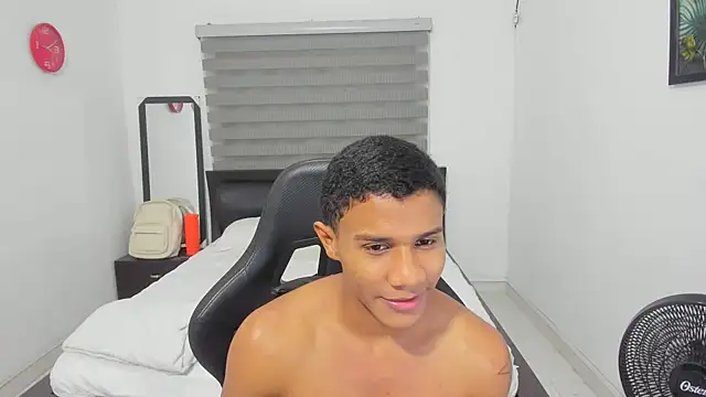 Snapshot of corzoethan chatting on 5, 2, 2026 corzoethan online show from 5, 2, 2026