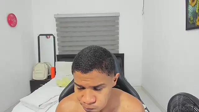 Snapshot of corzoethan chatting on 10, 2, 2026 corzoethan online show from 10, 2, 2026