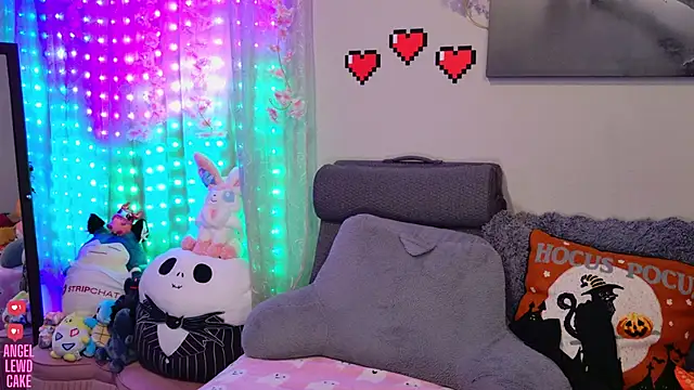 Angel-Lewd-Cake online show from 10, 4, 2026