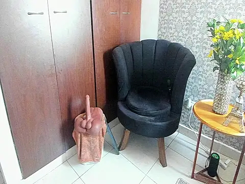 mabelsaravia online show from 2, 4, 2026