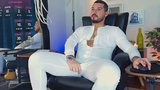 Snapshot of HenryBenso chatting on 11, 4, 2026 HenryBenso online show from 11, 4, 2026