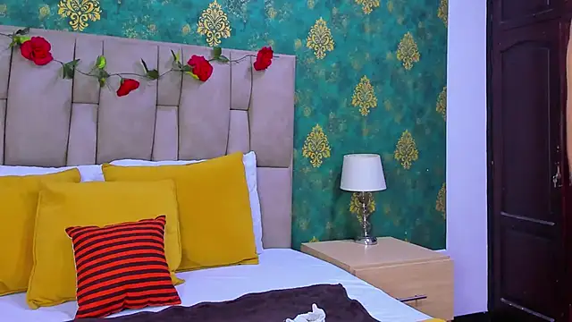 SuzanSmithh online show from 12, 11, 2025