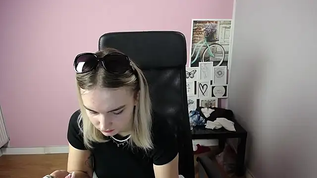 viktoria lovely online show from 20, 9, 2025