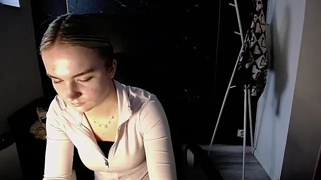 viktoria lovely online show from 9, 11, 2025