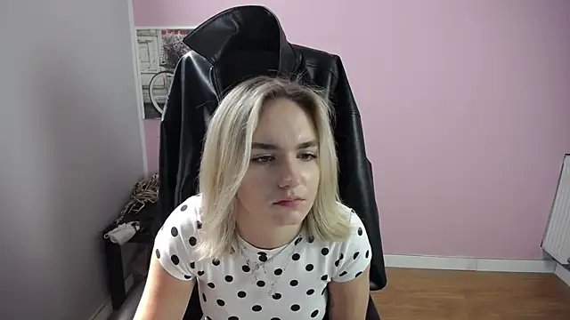 Snapshot of viktoria_lovely chatting on 17, 6, 2026 viktoria lovely online show from 17, 6, 2026