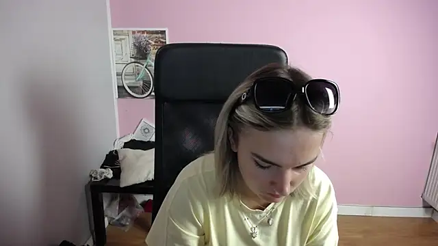 Snapshot of viktoria_lovely chatting on 22, 7, 2026 viktoria lovely online show from 22, 7, 2026