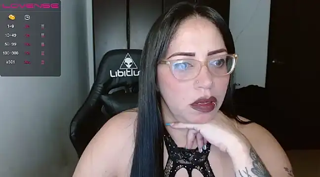 Snapshot of natashasmithe chatting on 2, 2, 2025 natashasmithe online show from 2, 2, 2025