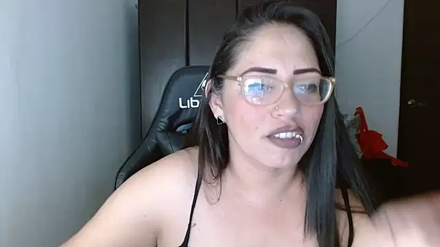 Snapshot of natashasmithe chatting on 3, 3, 2025 natashasmithe online show from 3, 3, 2025