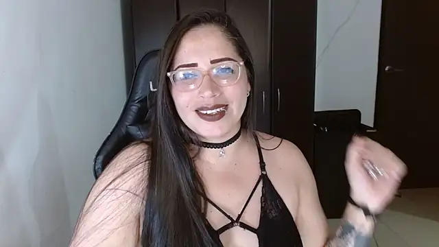 Snapshot of natashasmithe chatting on 17, 10, 2025 natashasmithe online show from 17, 10, 2025