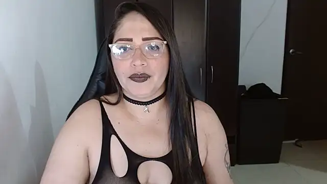 Snapshot of natashasmithe chatting on 25, 10, 2025 natashasmithe online show from 25, 10, 2025