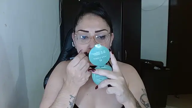 Snapshot of natashasmithe chatting on 19, 11, 2025 natashasmithe online show from 19, 11, 2025