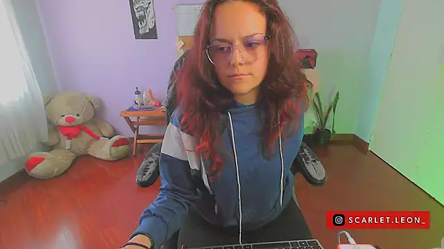 Scarletleon77 online show from 7, 2, 2025