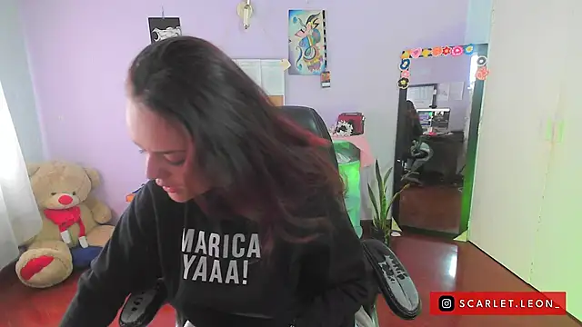 Scarletleon77 online show from 19, 3, 2025