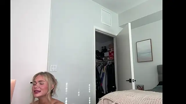 Snapshot of ElenaErickson chatting on 11, 6, 2026 ElenaErickson online show from 11, 6, 2026
