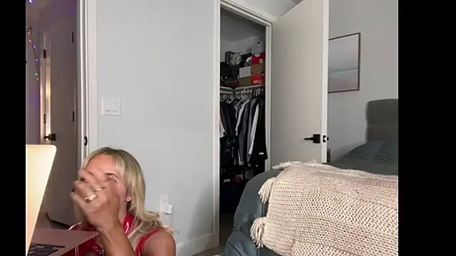 ElenaErickson online show from 14, 7, 2026