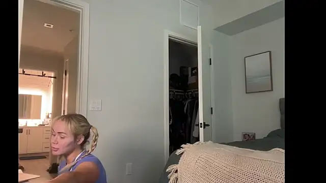 ElenaErickson online show from 26, 7, 2026
