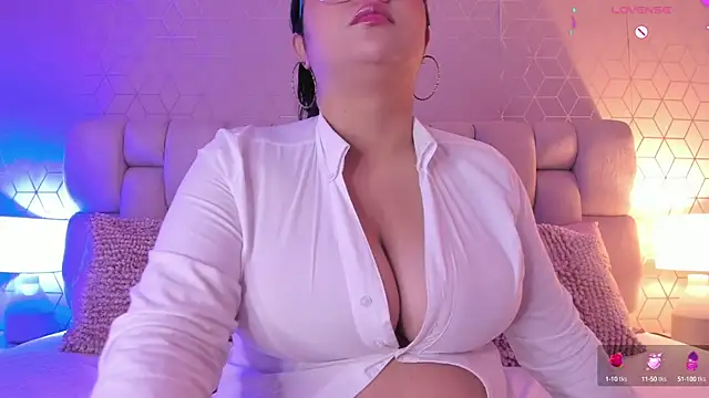 Emilyboobss online show from 11, 3, 2025