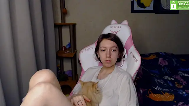 Snapshot of LeahGottty chatting on 2, 12, 2024 LeahGottty online show from 2, 12, 2024