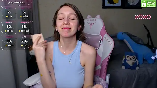 Snapshot of LeahGottty chatting on 24, 1, 2025 LeahGottty online show from 24, 1, 2025