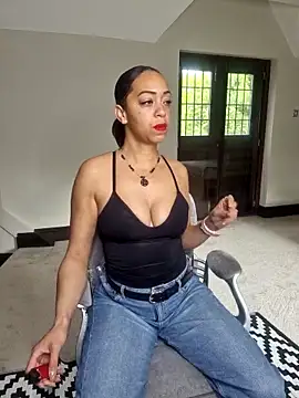 QueenTricks1 online show from 16, 4, 2026