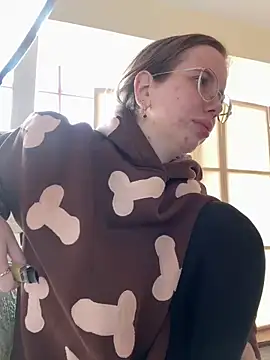 SecretDesireMe online show from 4, 3, 2025