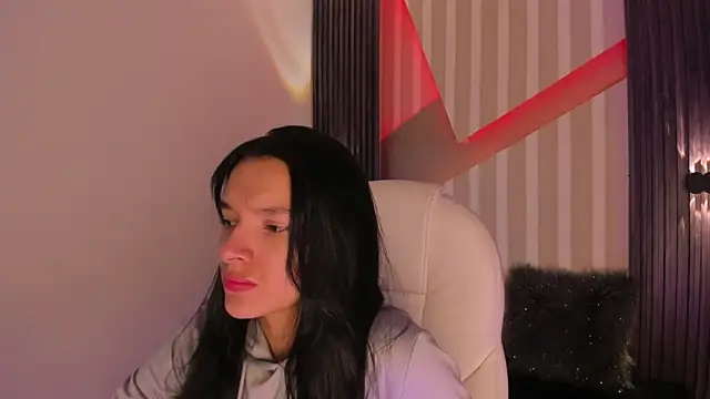 Snapshot of _shantal_smith chatting on 24, 4, 2026 shantal smith online show from 24, 4, 2026