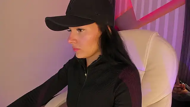 Snapshot of _shantal_smith chatting on 18, 5, 2026 shantal smith online show from 18, 5, 2026