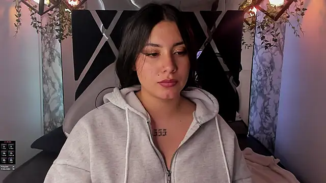 Lia 14  online show from 31, 12, 2024