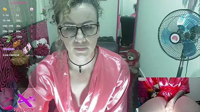 ViickySexy online show from 23, 9, 2025