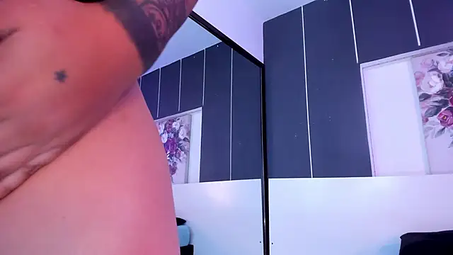 Snapshot of Alexxxholy chatting on 28, 1, 2025 Alexxxholy online show from 28, 1, 2025